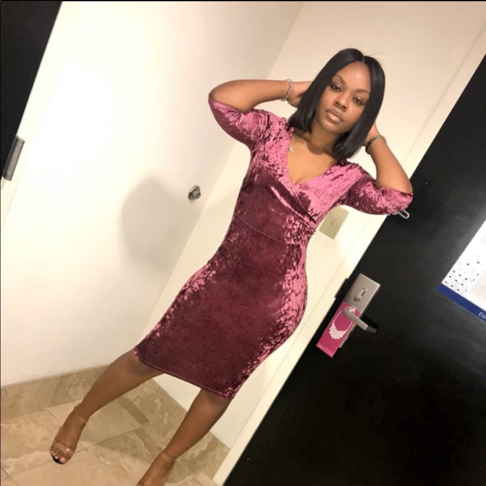 Fuchsia velour mid-sleeve low cut dress